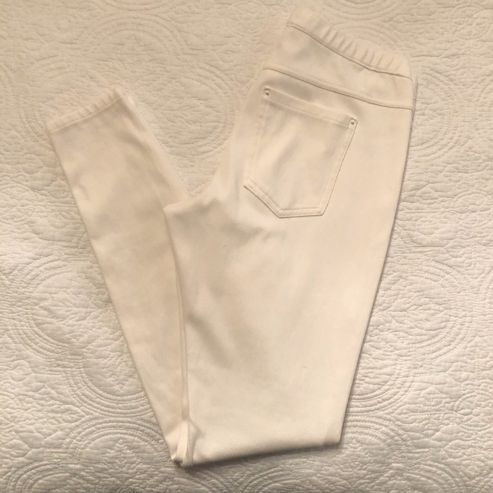 Women’s Hue medium white stretchy jeggings